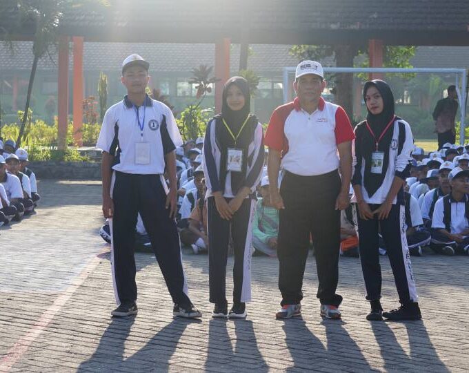 Kegiatan Masa Pengenalan Lingkungan Sekolah (MPLS) Hari Pertama